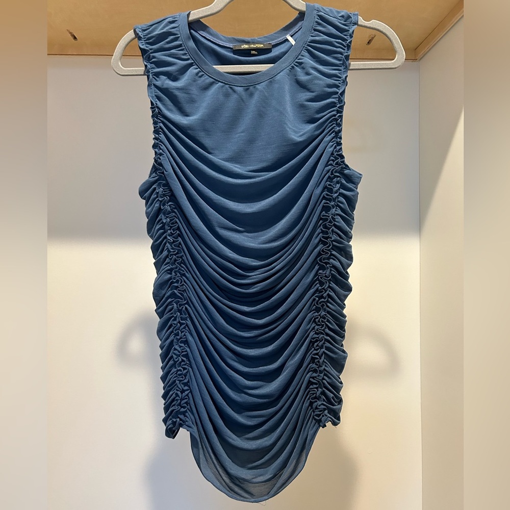 Sleeveless Top - Picture 4 of 11